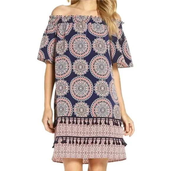 Maggy London | Dresses | Maggy London Keisha Shift Dress Size 8 Medallion  Print Smocked Flutter Sleeve | Poshmark